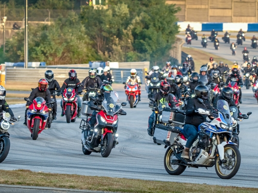 2,500대의 혼다와 함께한 짜릿한 축제! ‘2025 혼다 데이 라이드 앤 드라이브’ 성황리에 마무리!