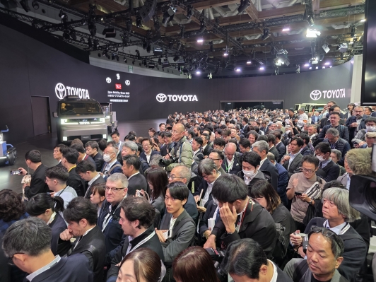 재팬 모빌리티 쇼 2025, 미래 모빌리티의 새로운 지평을 열다: 전동화와 혁신 기술, 그리고 글로벌 브랜드의 뜨거운 경쟁
