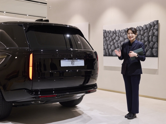 3억6천 블랙으로 완성한 럭셔리의 정점, 레인지로버 SV 블랙 강남 스튜디오 방문기